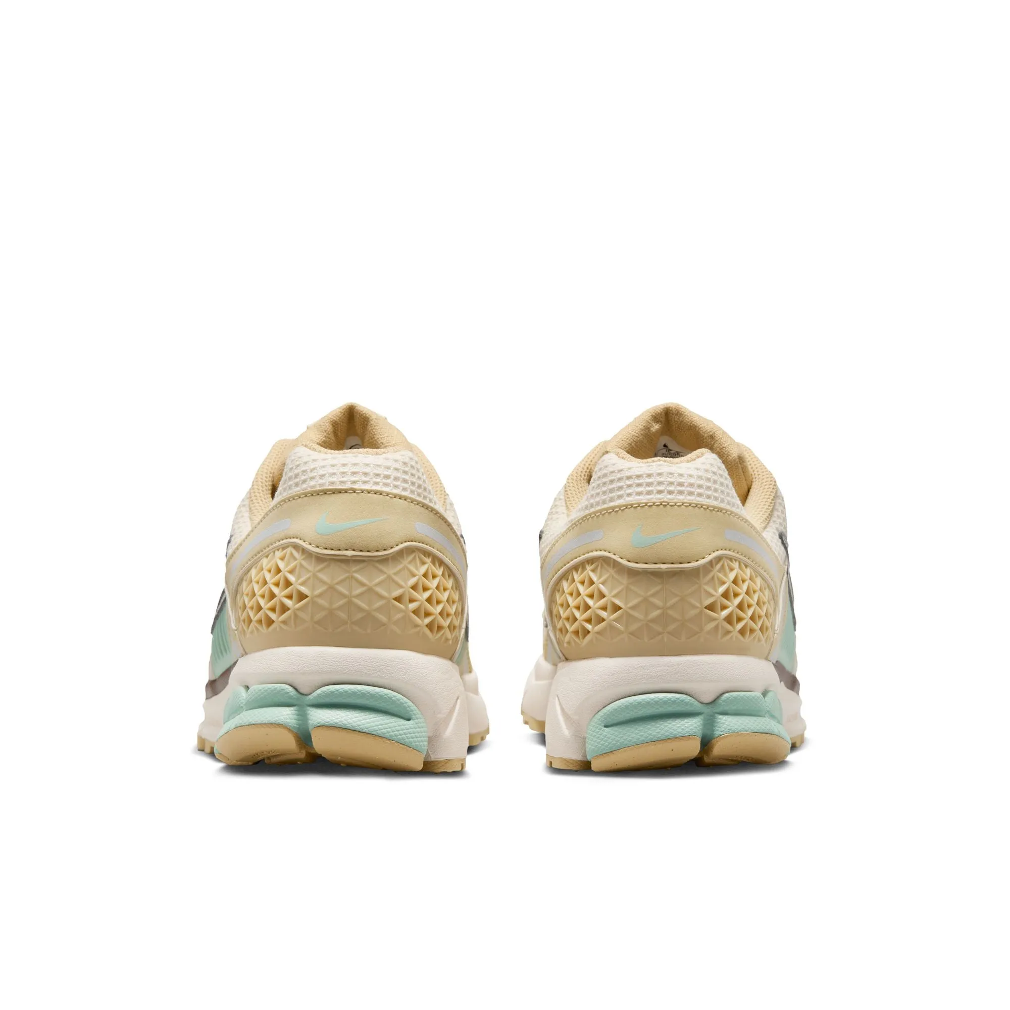 Queen Fit M Nike Zoom Vomero 5 SE IB2987-700 Urban-Edge