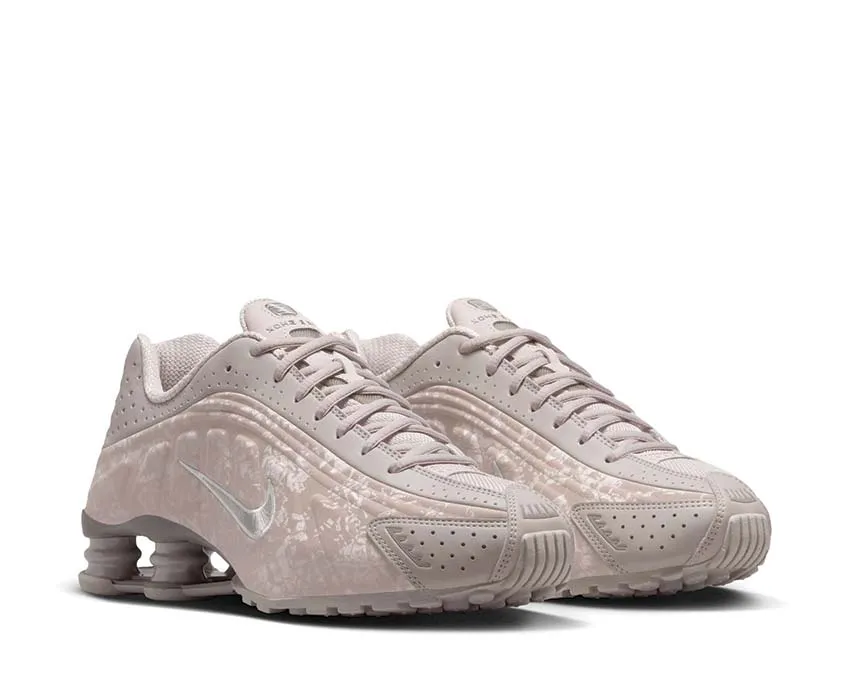 Nike Shox R4 W "Pink Floral" Long - lasting Performance road runner
