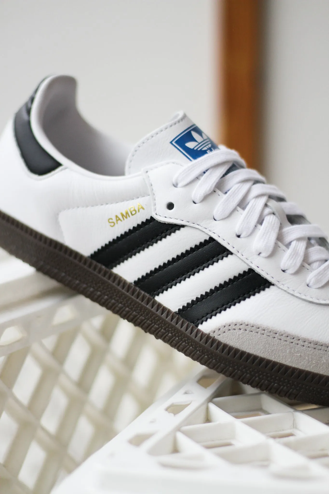 W ADIDAS SAMBA OG "CLOUD WHITE/CORE BLACK/GUM" Beaded City Edge