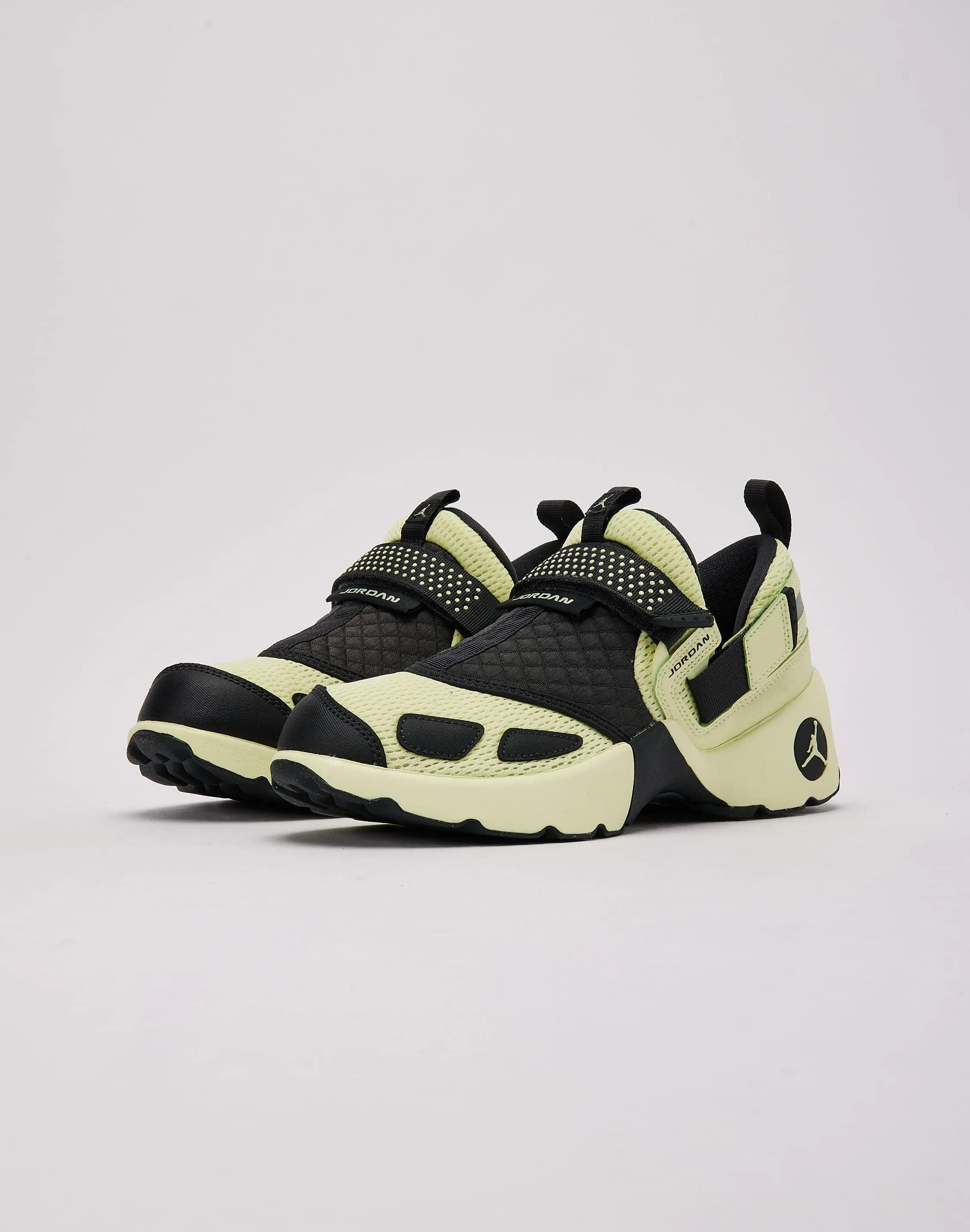 Narrow Fit Jordan Trunner LX