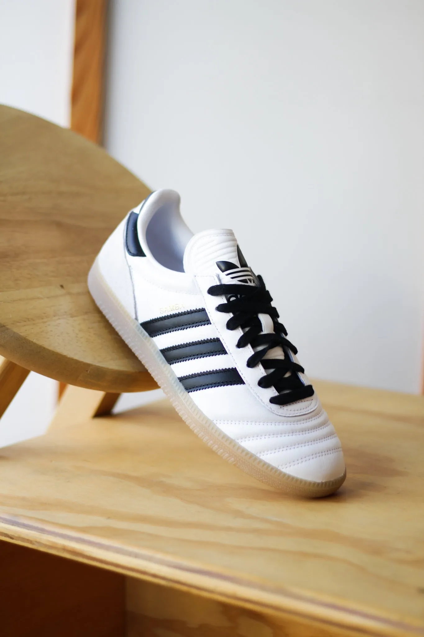 Toe box ADIDAS SAMBA JP "CLOUD WHITE/CORE BLACK" Soul Step Snow Warm