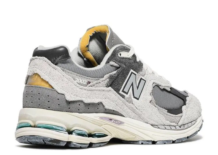 Dawn Walk New Balance 2002R Protection Pack Rain Cloud