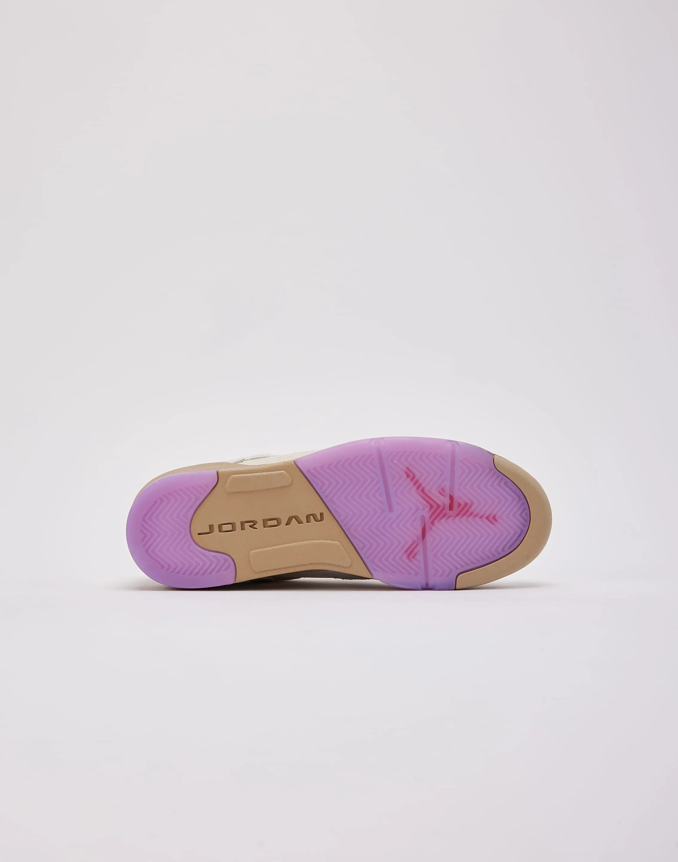 Jordan Air Jordan 5 Retro Low 'Peanut Butter & Jelly' Grade-School Spring Jump