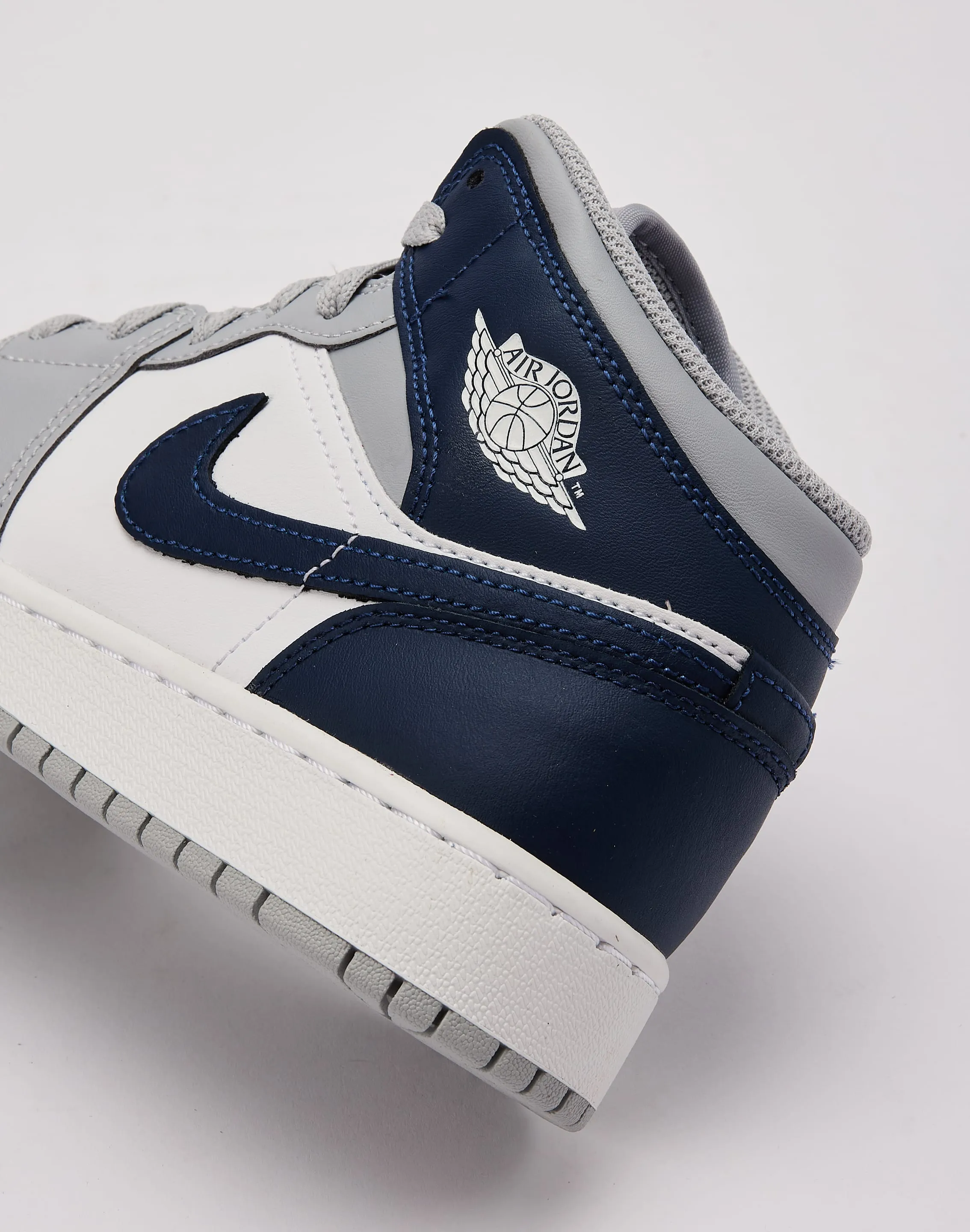 Comfortable Jordan Air Jordan 1 Mid Grade-School
