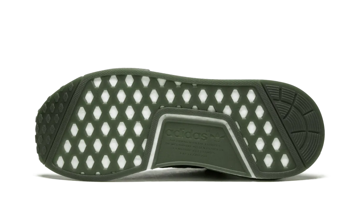 Summer Outfit Skill Step NMD_R1 PK