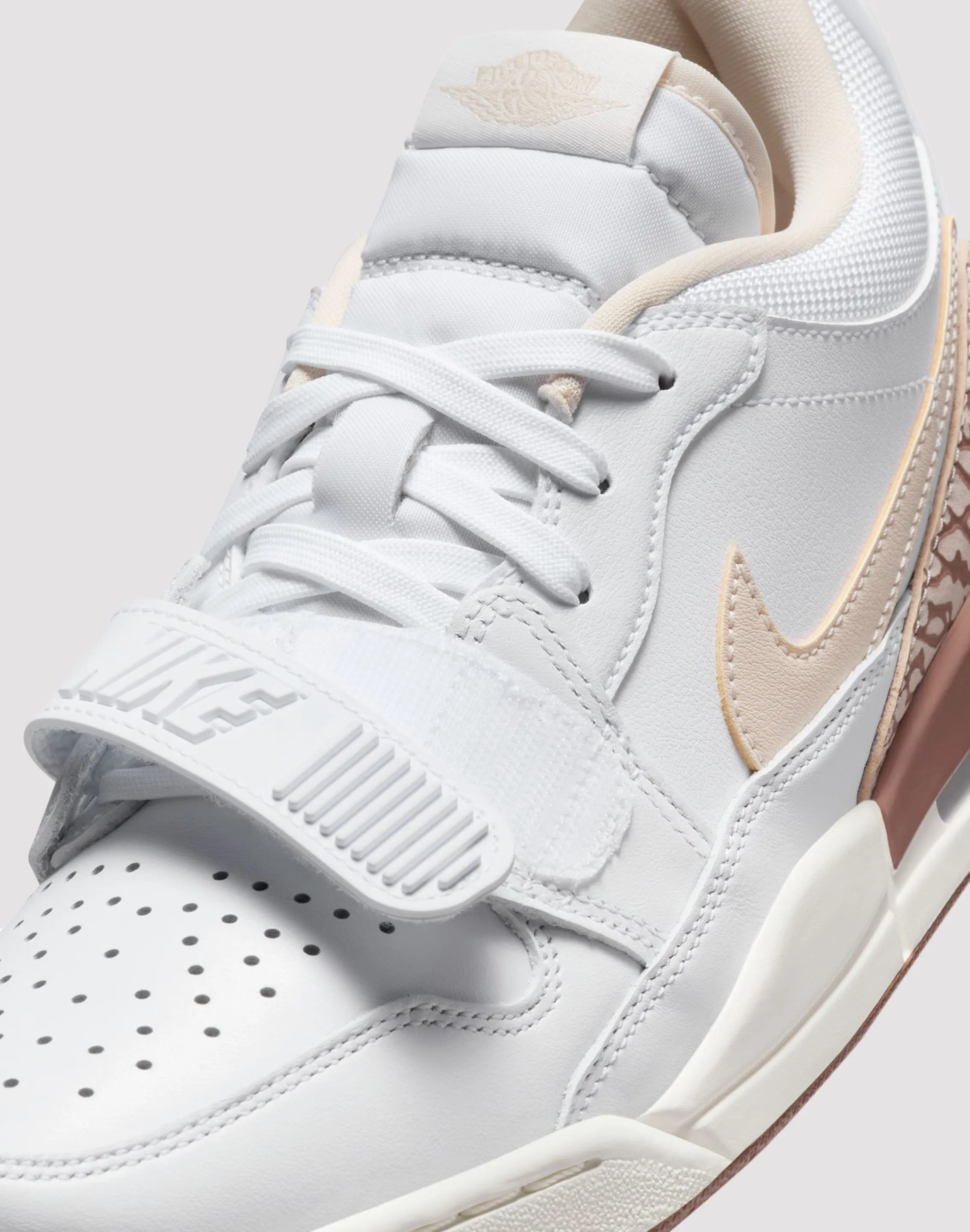 Jordan Legacy 312 Low White/Legend Lt Brown/Archaeo Brown/Sail Light Step Black Edge