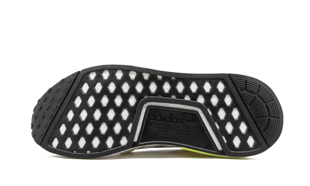 NMD_R1 soft fit Durable Walk