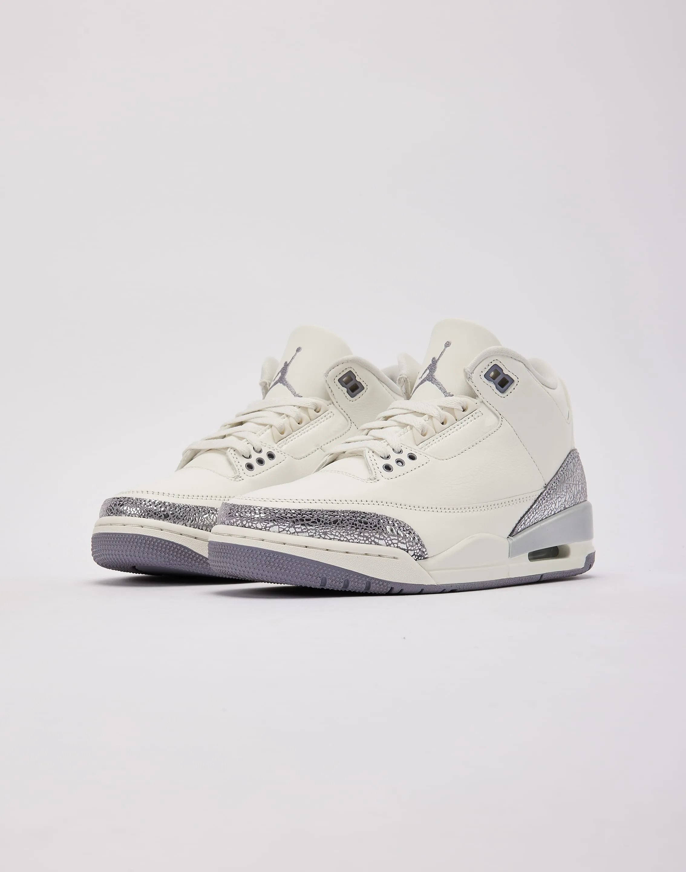 Fire Red Fast pace Jordan Air Jordan 3 Retro 'Sail Cement Grey'