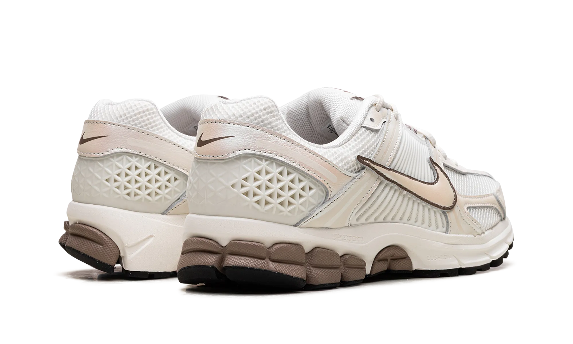 stable sole shoes summer running shoe climate Air Zoom Vomero 5 WMNS "Sail Mink Brown"
