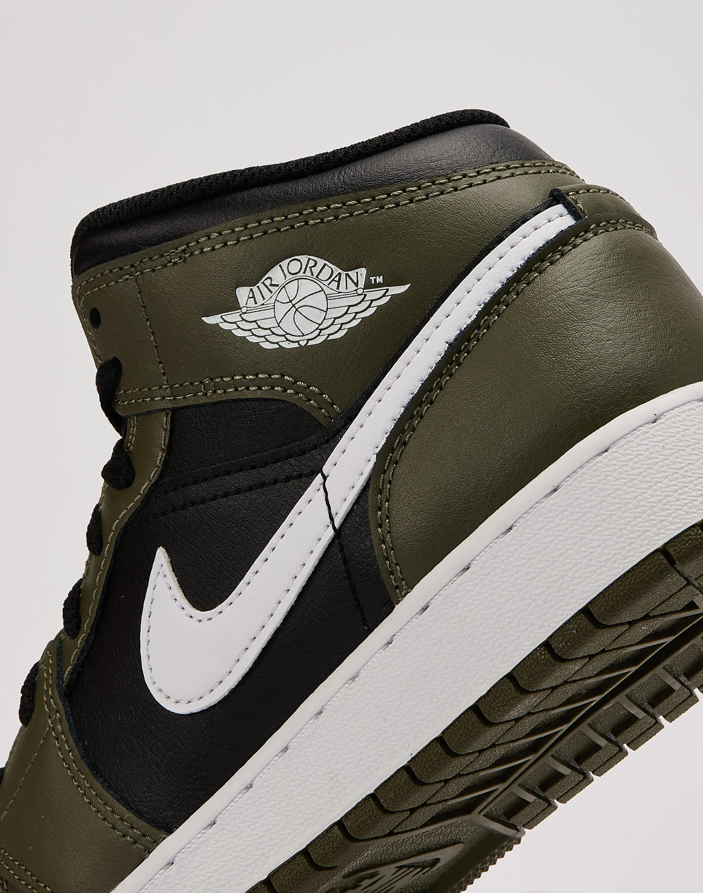 Air Boost Jordan Air Jordan 1 Mid Grade-School