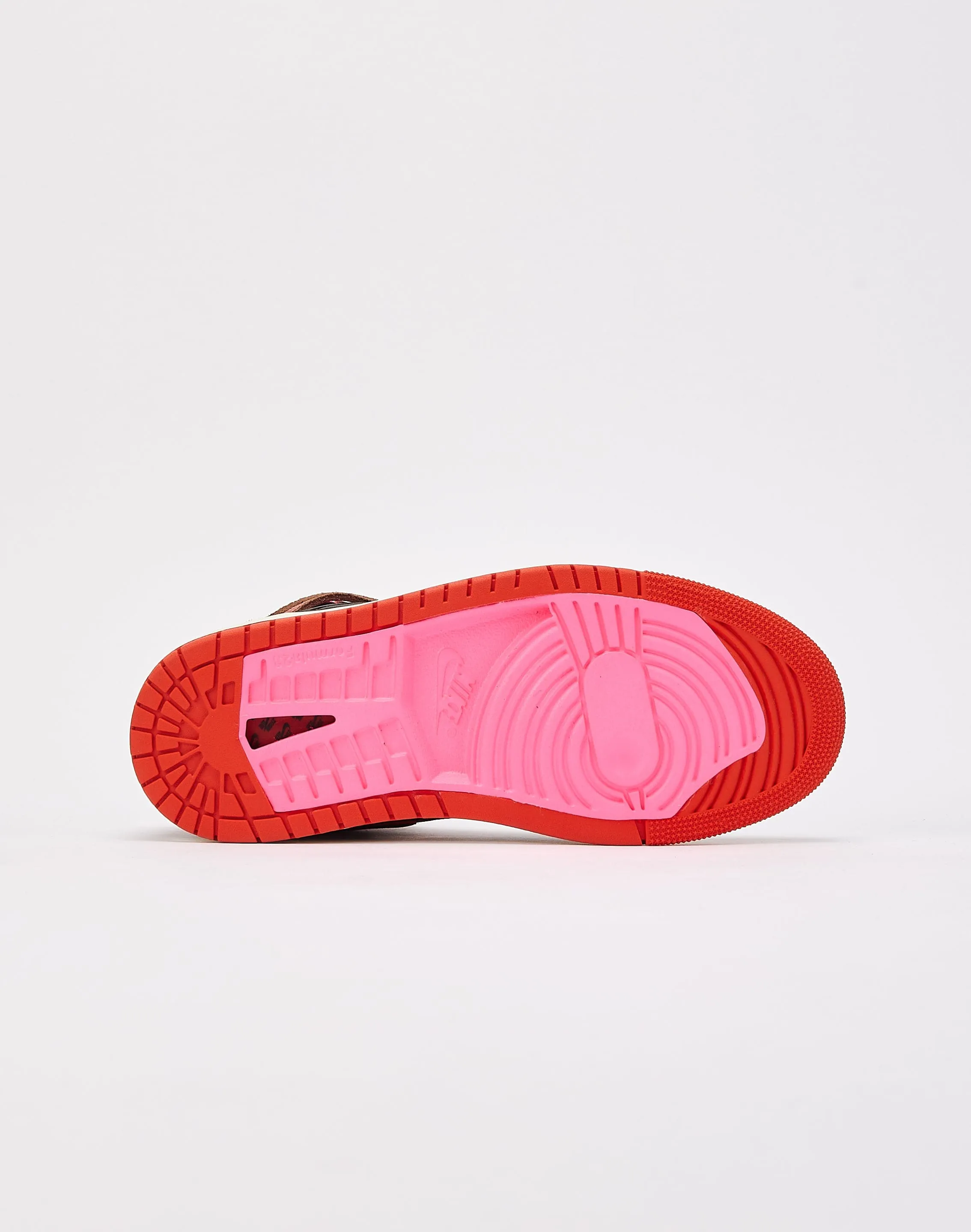 group walk Jordan Air Jordan 1 High Zoom CMFT 2