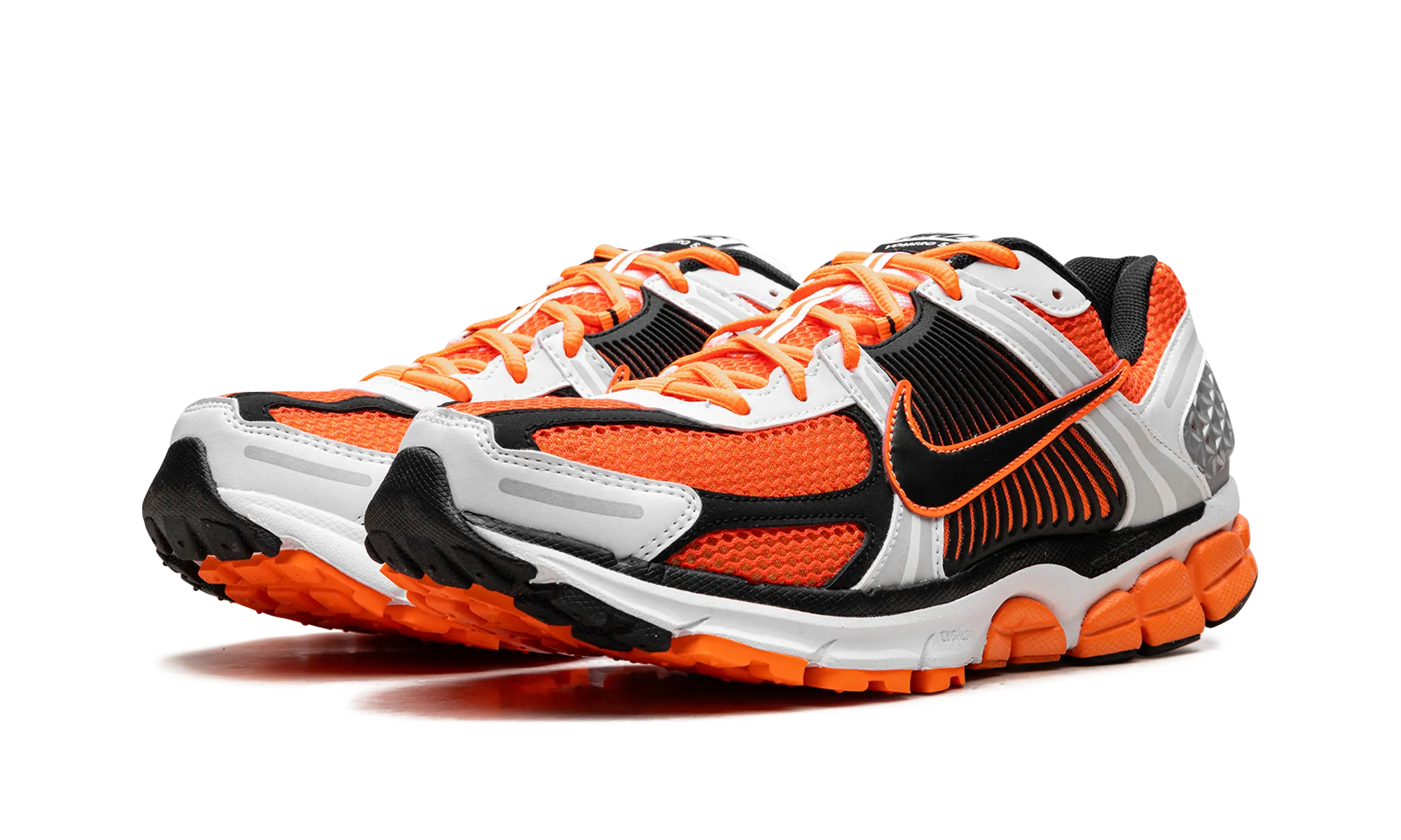 Zoom Vomero 5 "Total Orange" fitness community