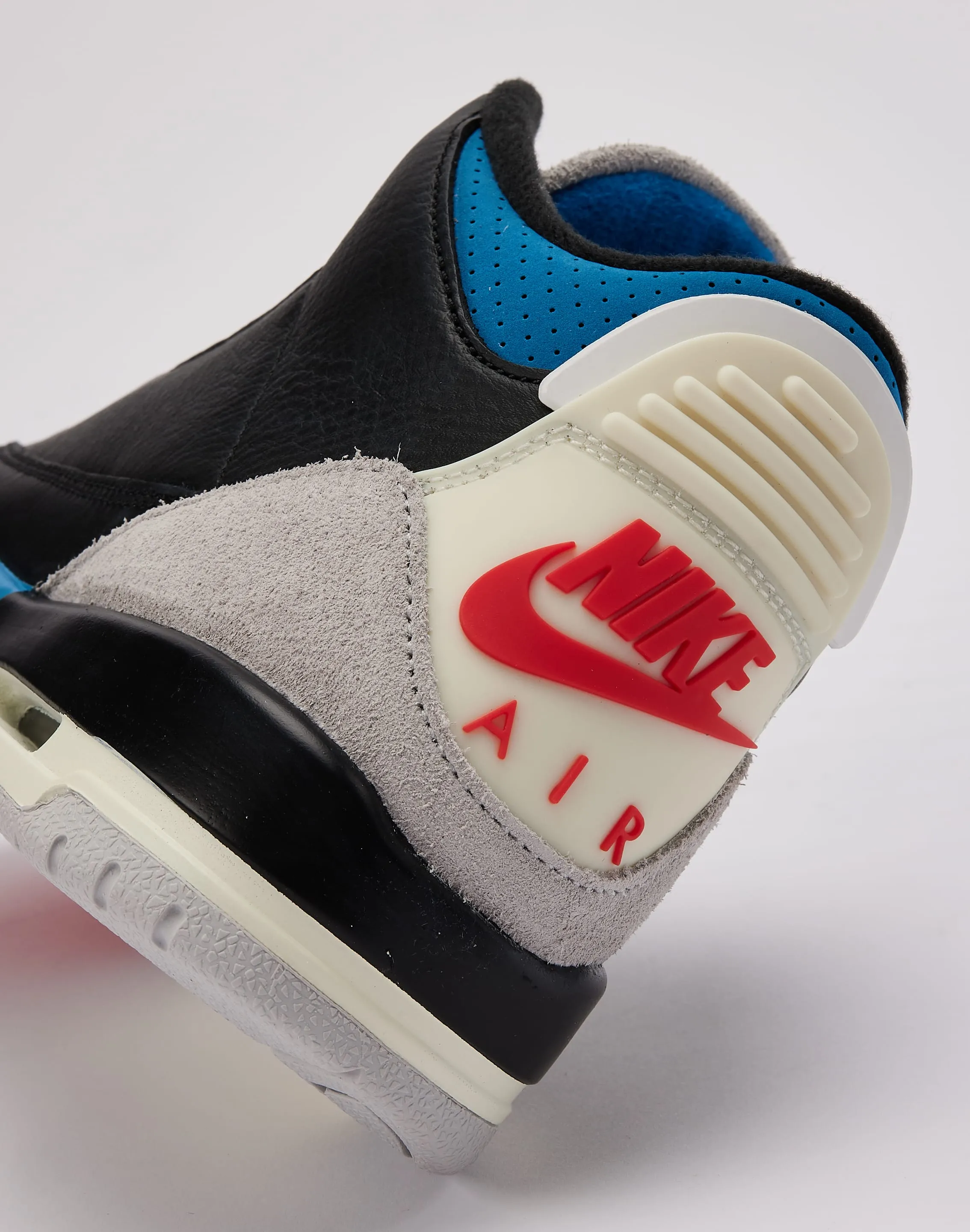 Short Trip Jordan Air Jordan 3 Retro 'Rare Air' Grade-School