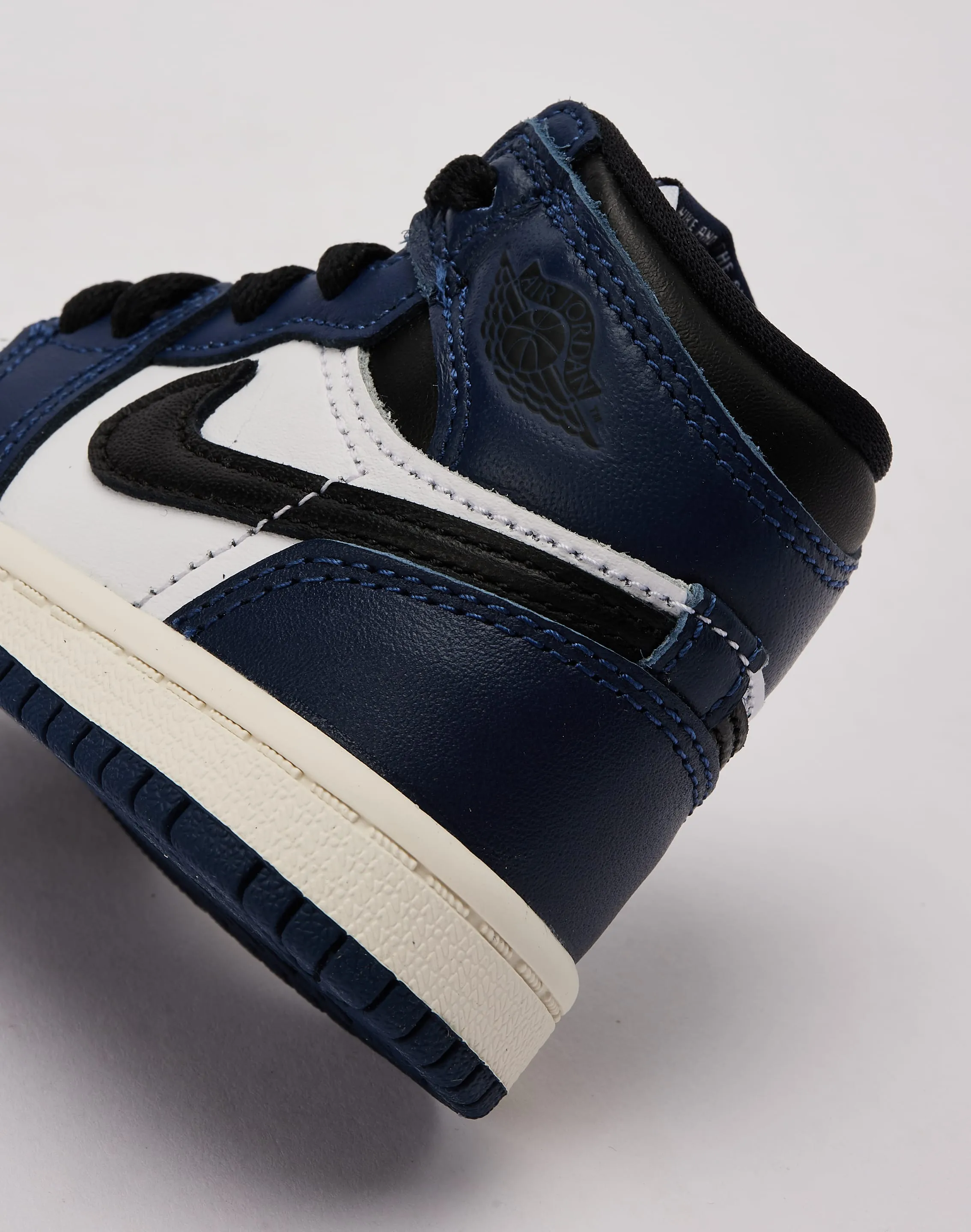 Move Bold Air Boost Jordan Air Jordan 1 Retro High OG 'Midnight Navy' Toddler