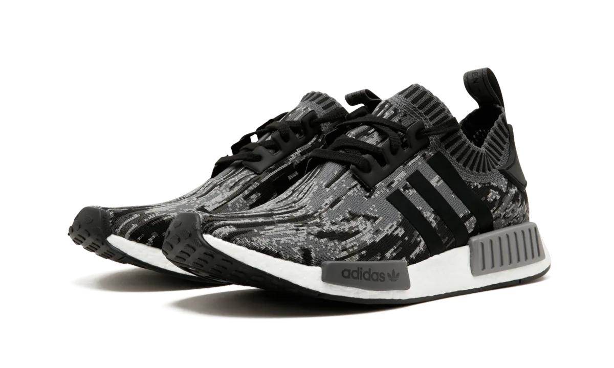 Travel Walker NMD_R1 PK