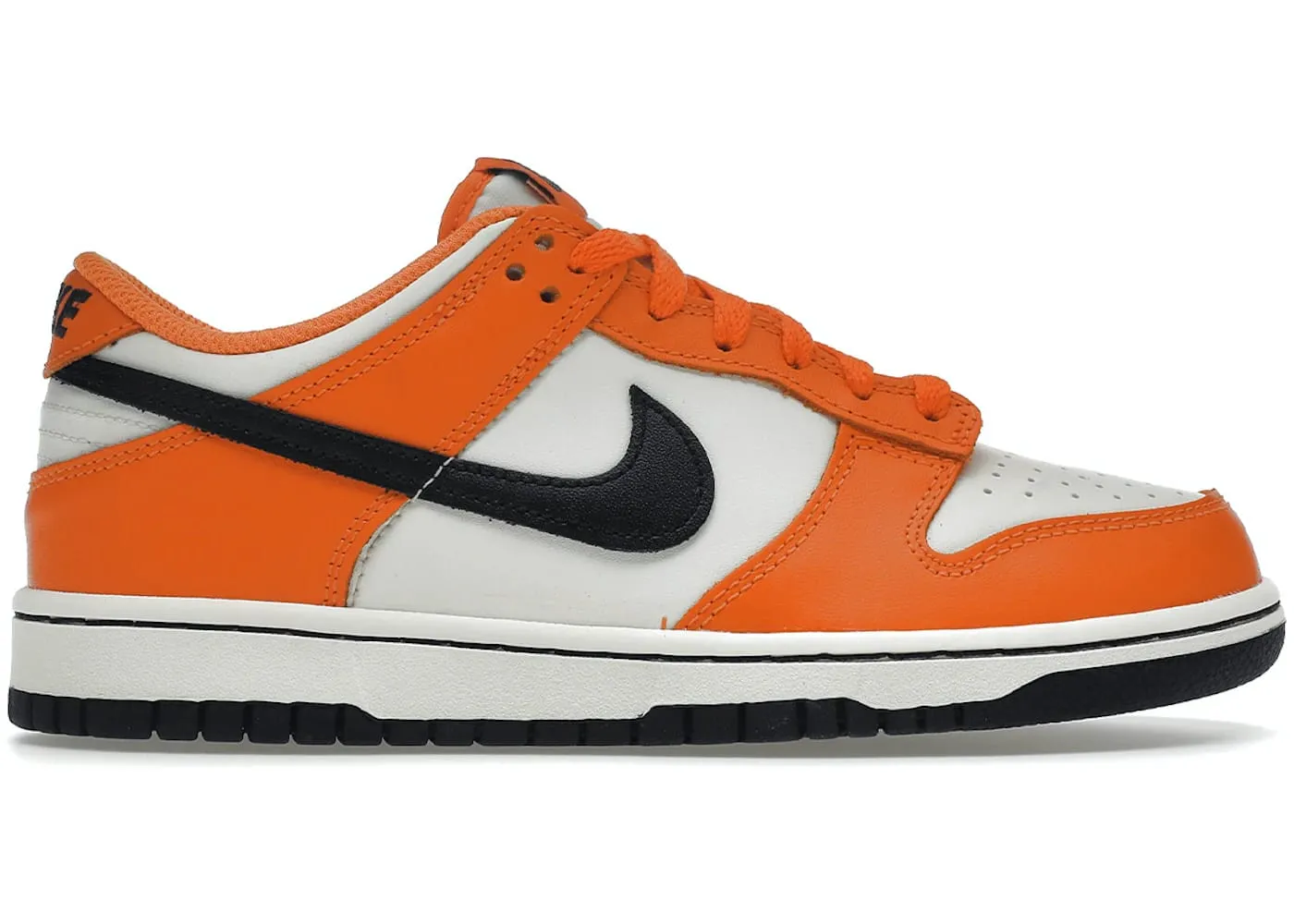 Step Fresh Nike Dunk Low Halloween (2022) (GS)