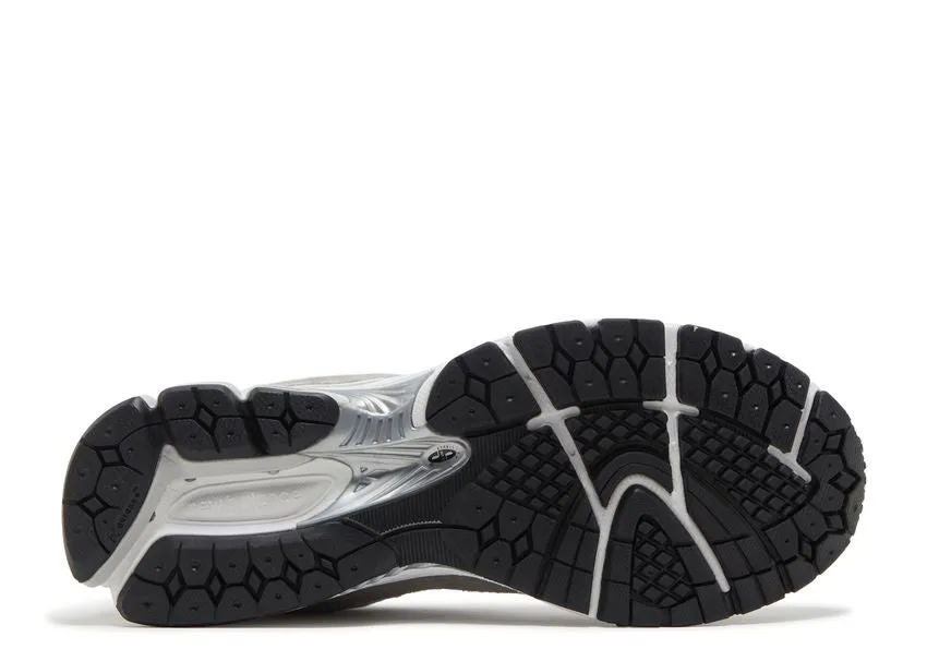 Style Basic Relax Motion New Balance 2002R Grey White