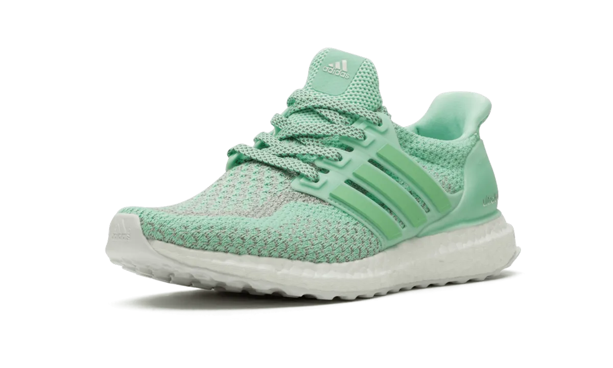Neutral Color Ultraboost LTD "Lady Liberty"