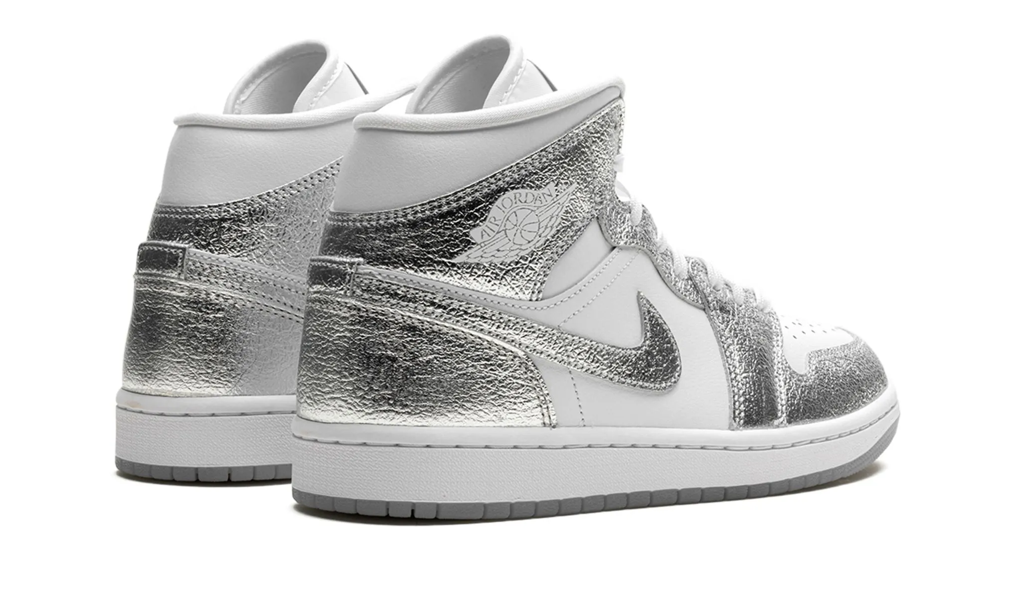 Wmns Air Jordan 1 Mid SE 'Metallic Silver' Travel Vibe warm weather