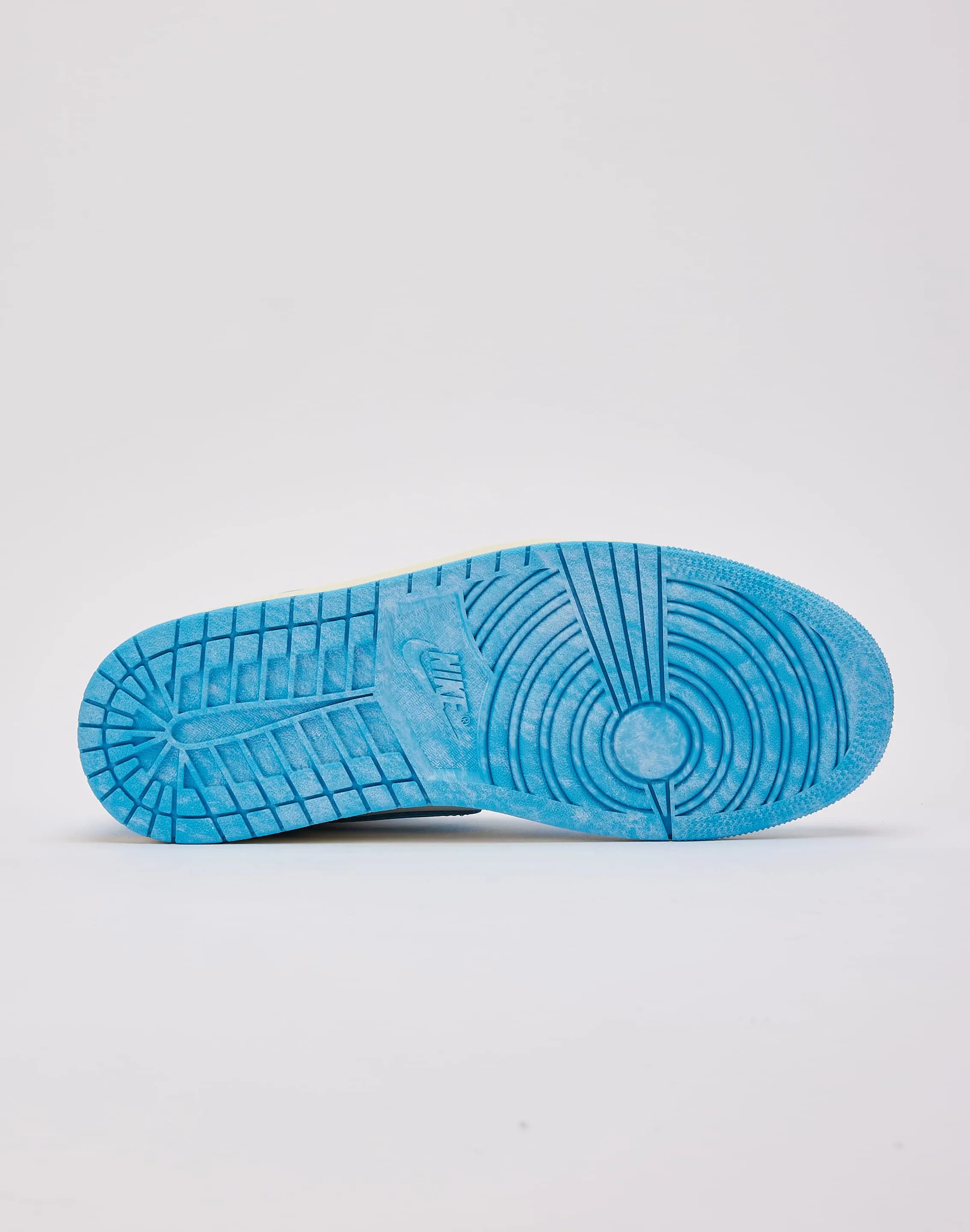 Jordan Air Jordan 1 Retro High OG 'UNC Reimagined' Year long Story Glow