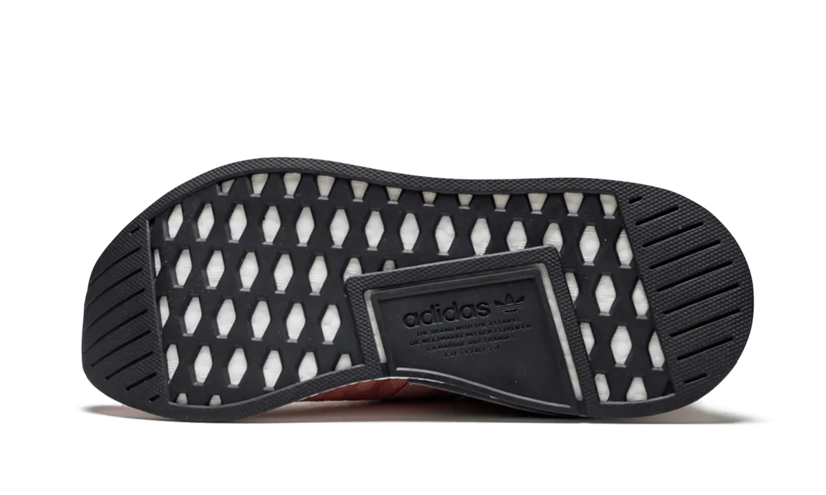 NMD_R2 PK WMNS Bright Pop Relaxed Motion