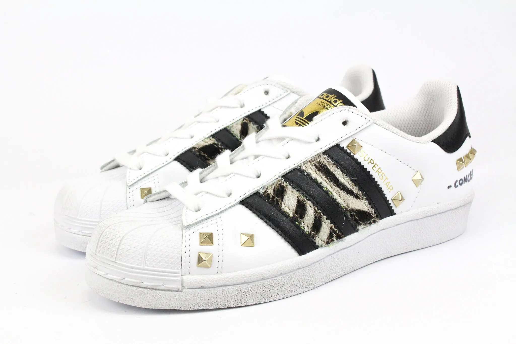 Morning Stride Adidas Superstar Zebrate Borchie & Graffiti