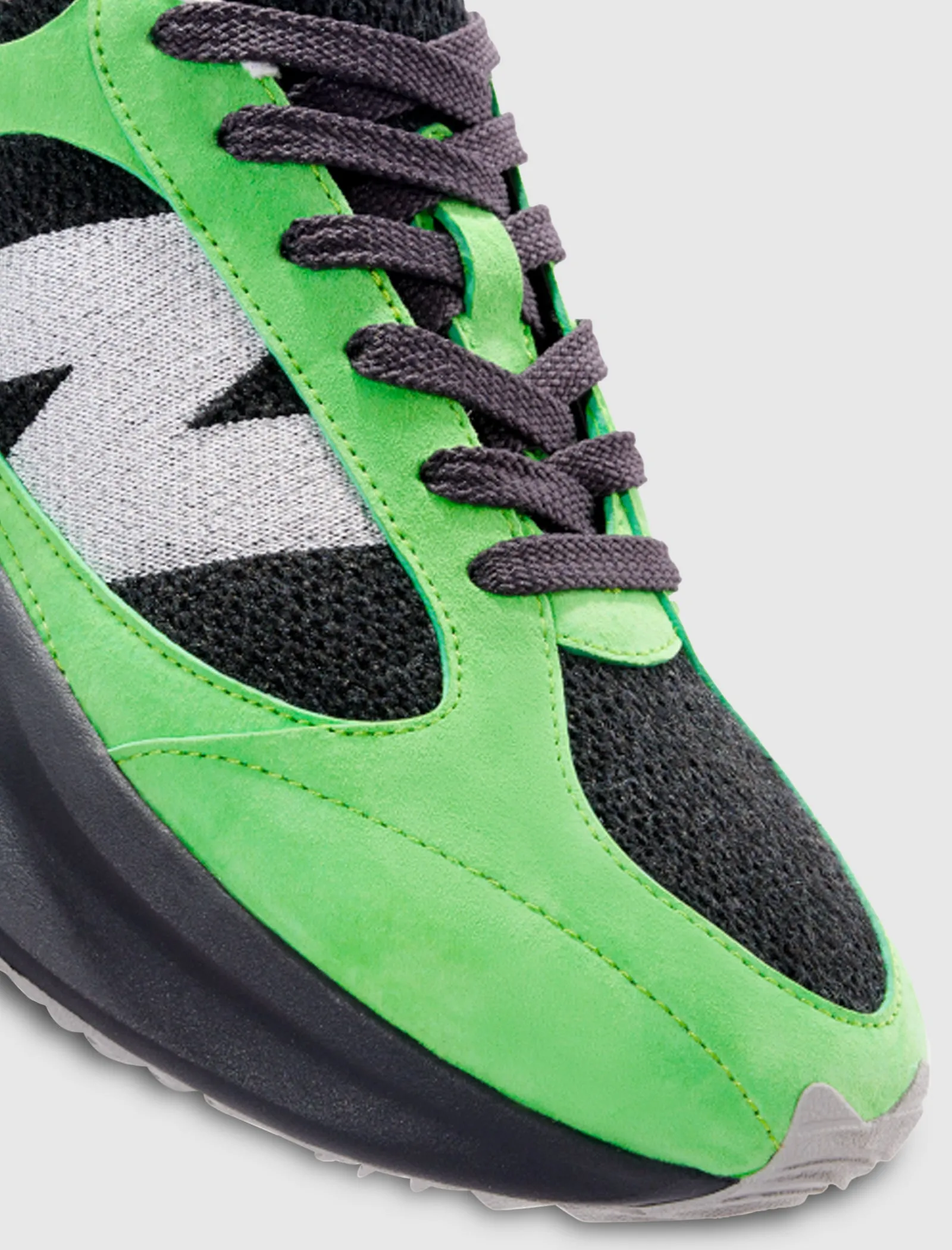 WARPED RUNNER "GREEN/BLACK" Narrow Fit Lake Step