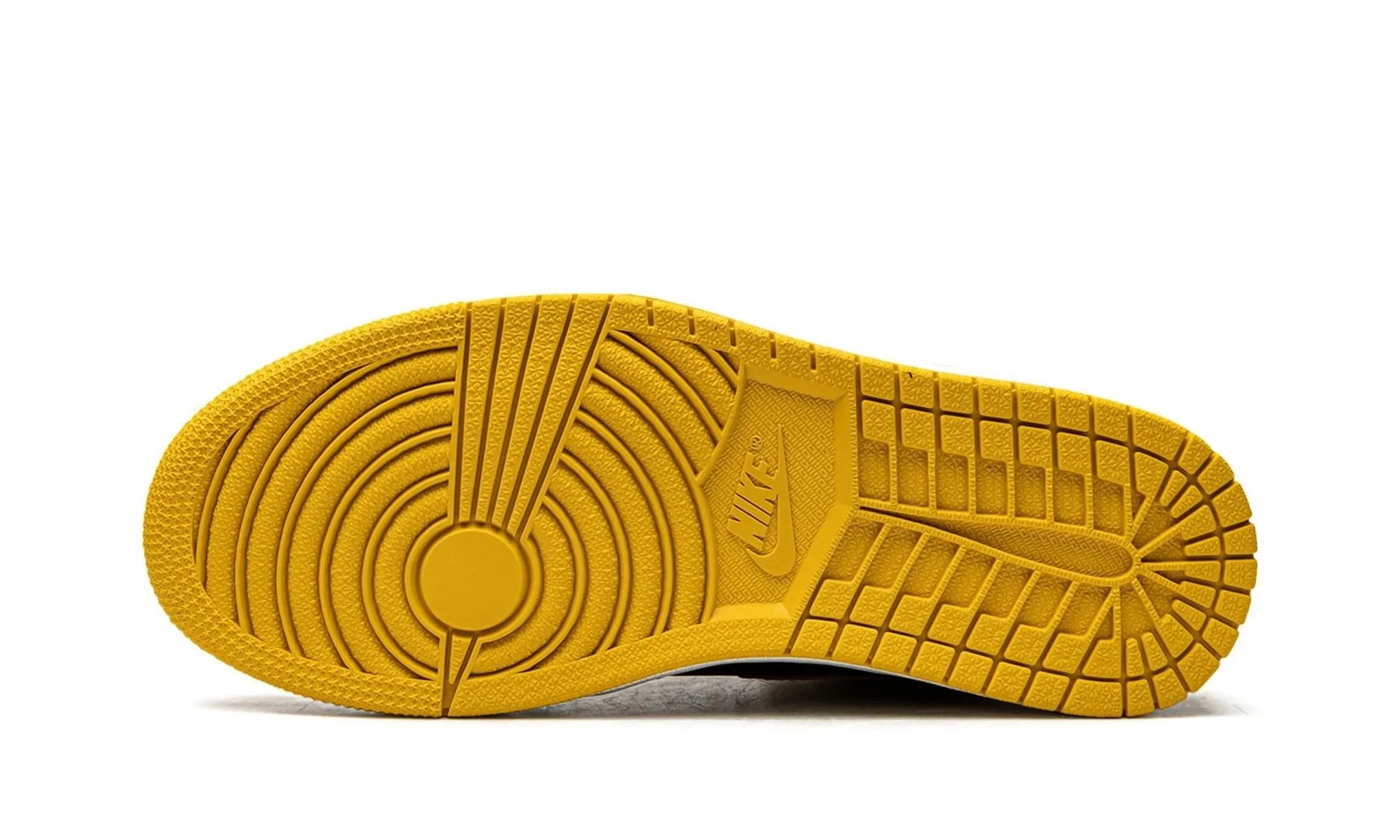 Sleek Look Leisure Fit Air Jordan 1 High Retro OG Pollen