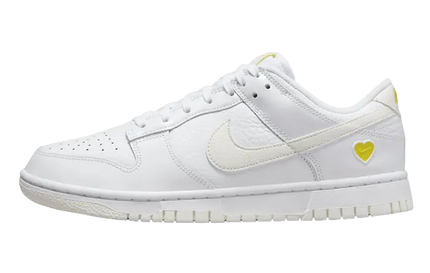 Nike Dunk Low "Valentine's Day Yellow Heart" Women's Stylish Motion Urban Run