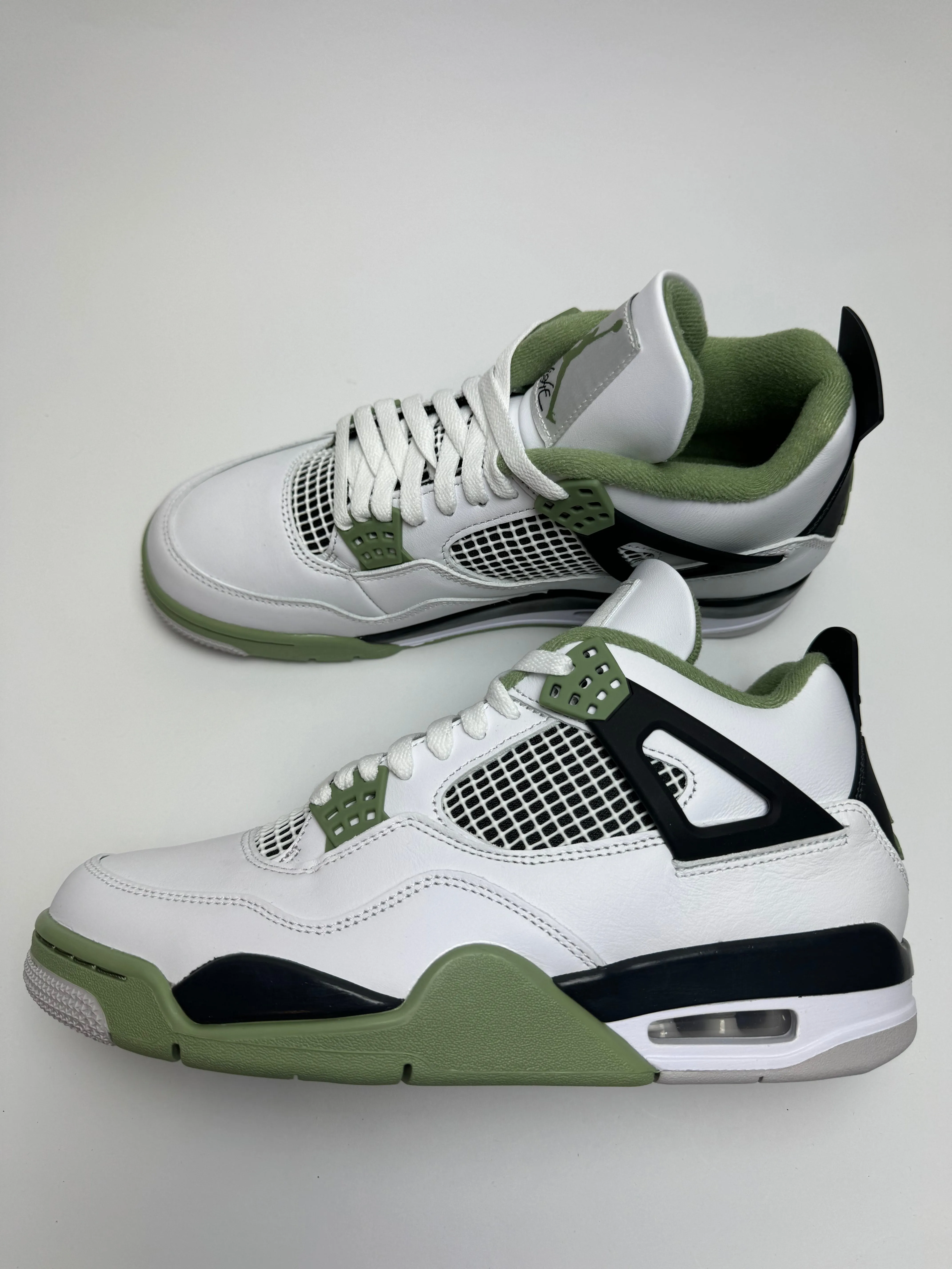 Modern Edge Premium cushioning Air Jordan 4 "Seafoam"
