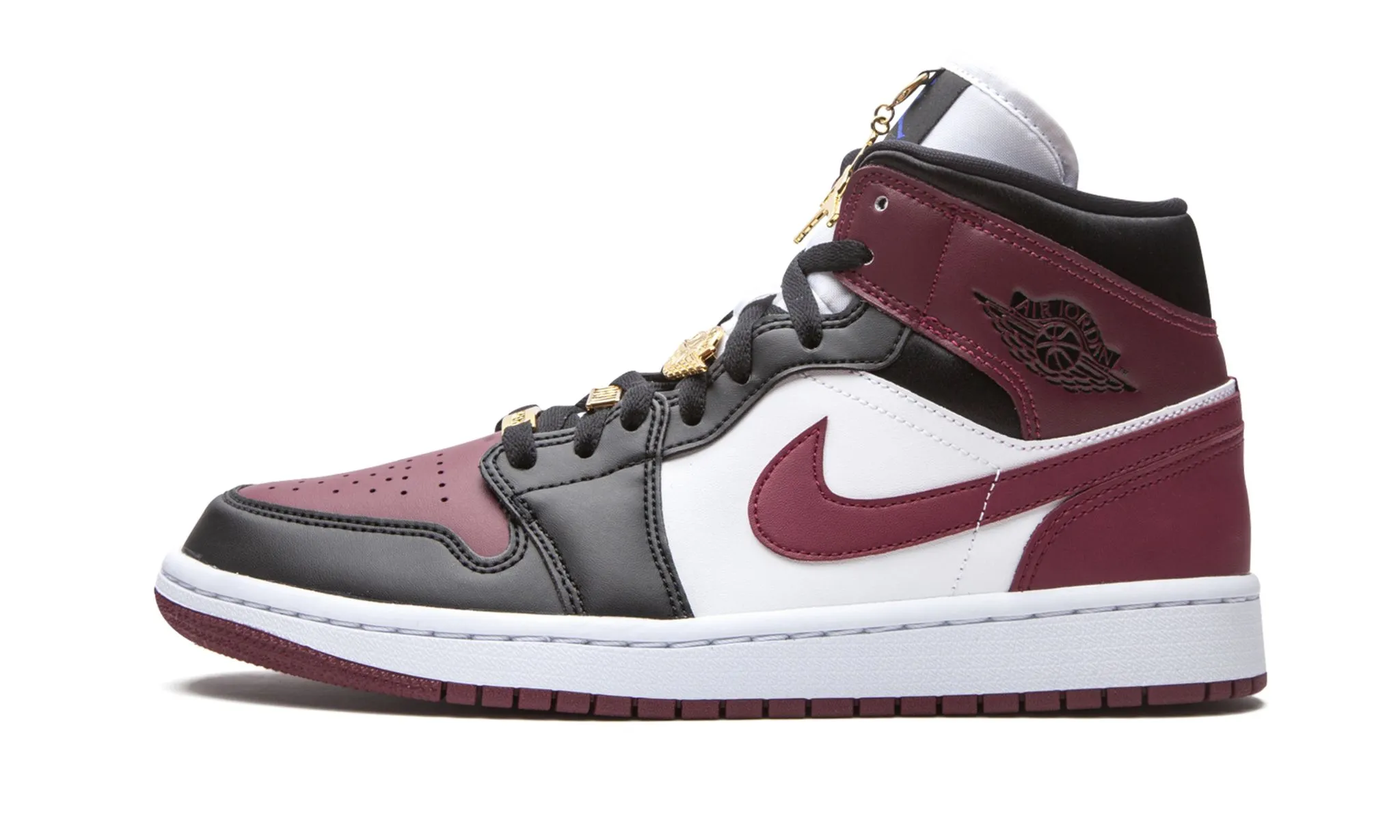 Quick Hike Outfit Neutral Wmns Air Jordan 1 Mid SE Gold Pendants