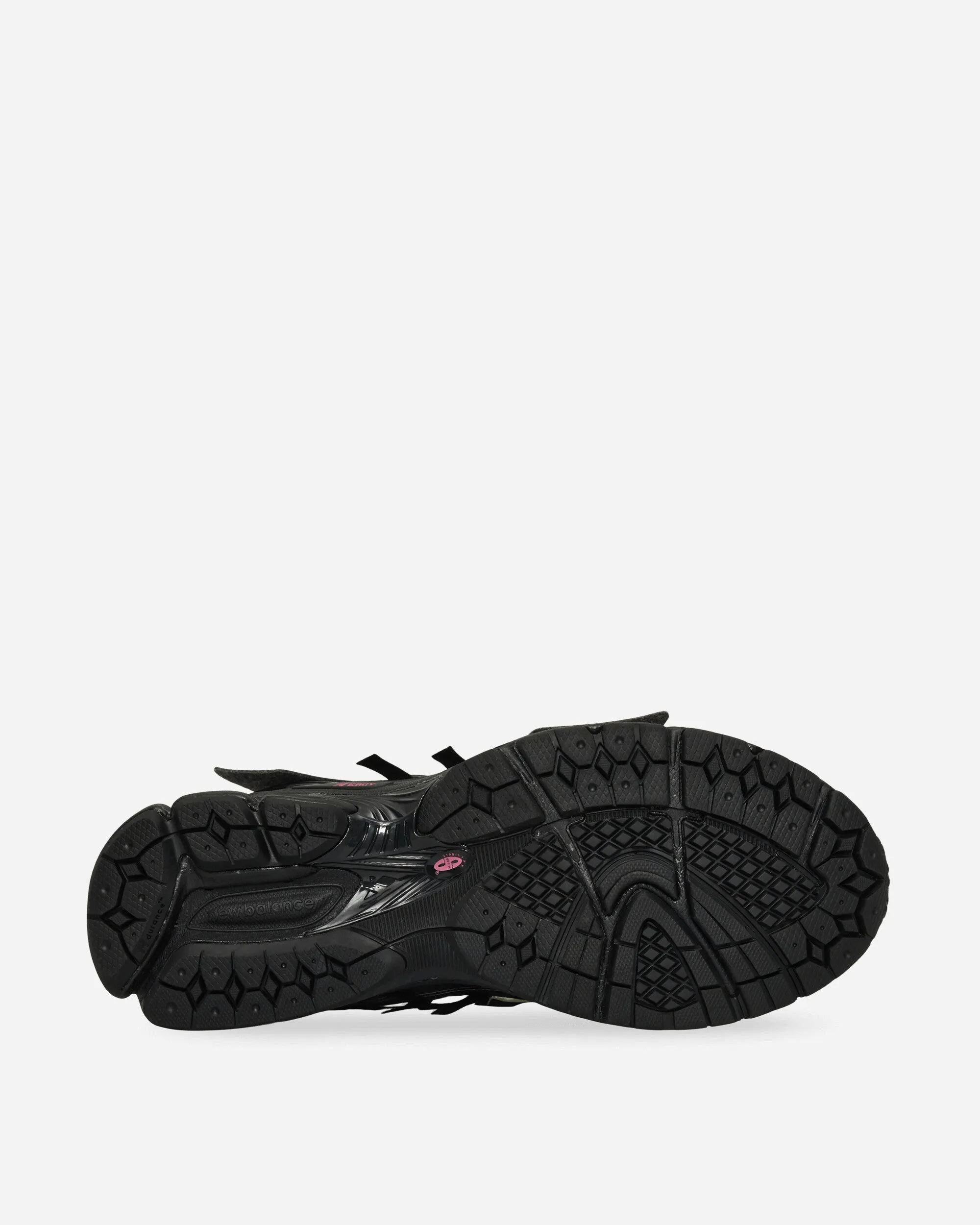 1906A Sneakers Black / Dragon Berry / White Wide toe box