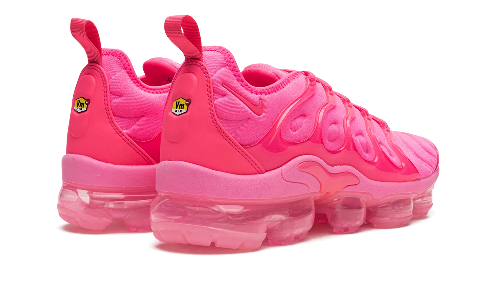 AIR VAPORMAX PLUS MNS WMNS "Hyper Pink" running in a big city shoes