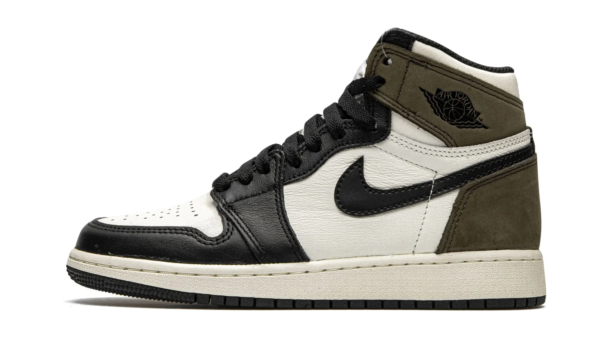 Air Jordan 1 Retro High OG Dark Mocha Mesh Detail Classic Lines