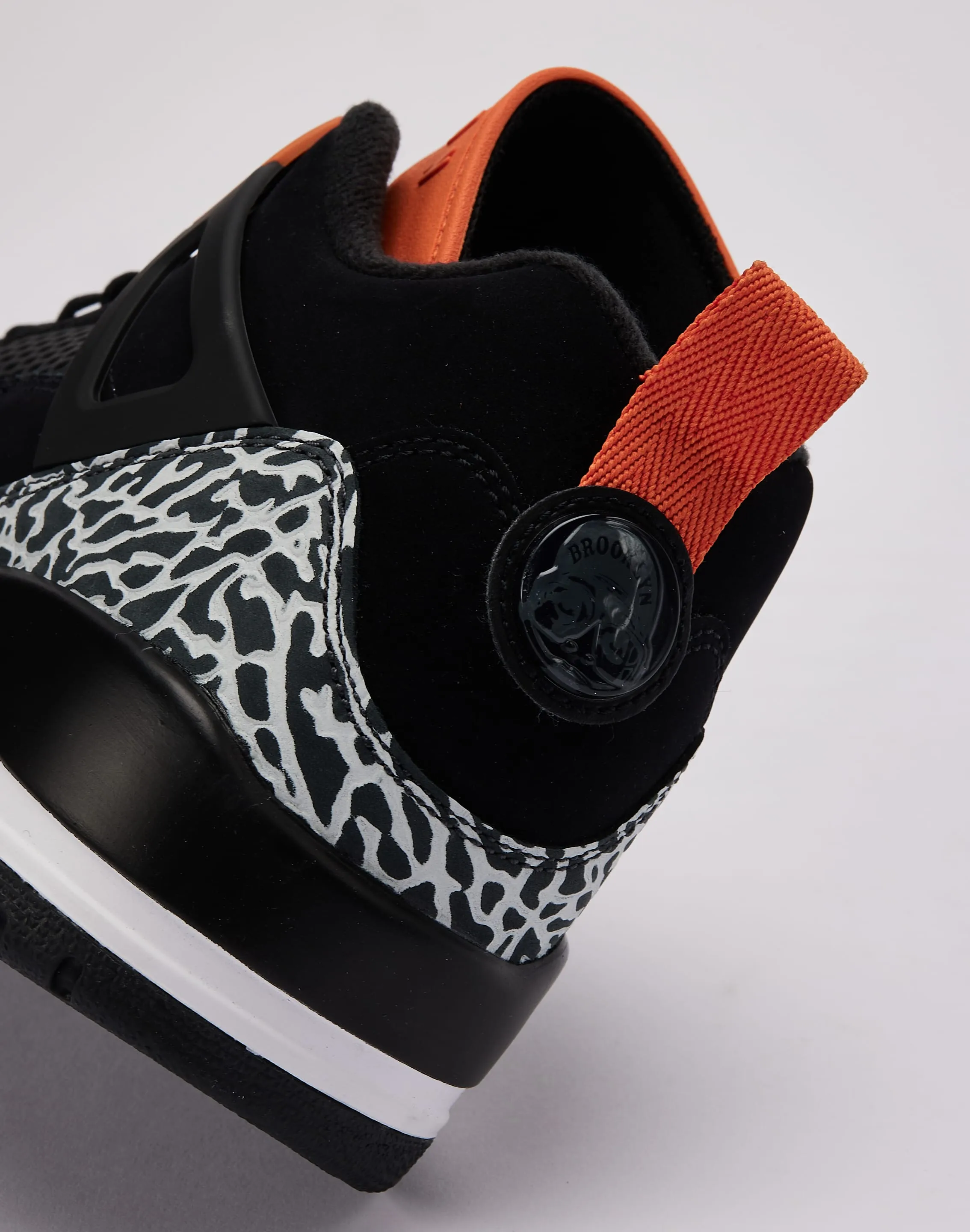 Quick Motion Jordan Spizike Low