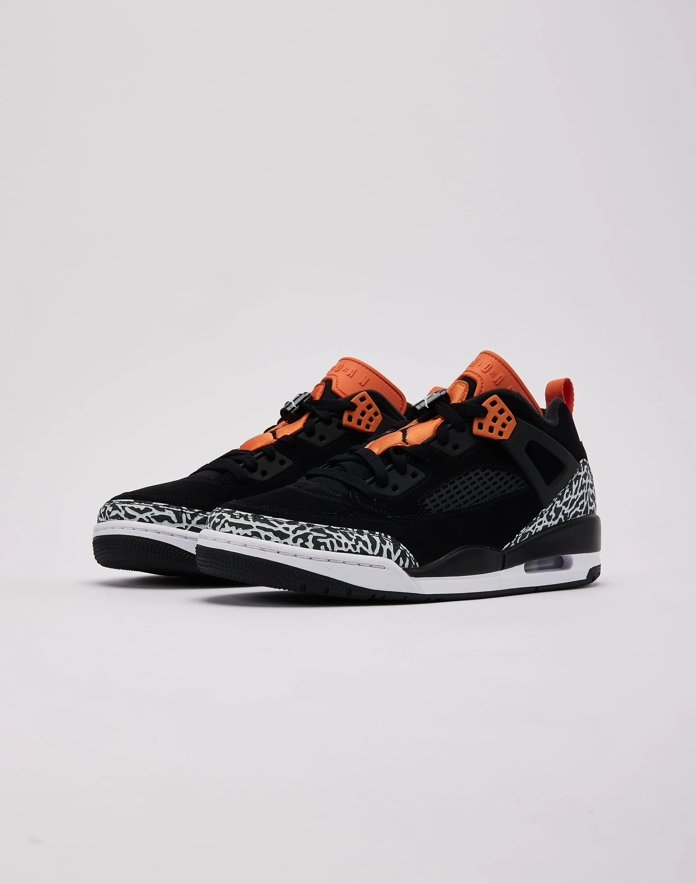 Jordan Spizike Low Gym Life Bright tone