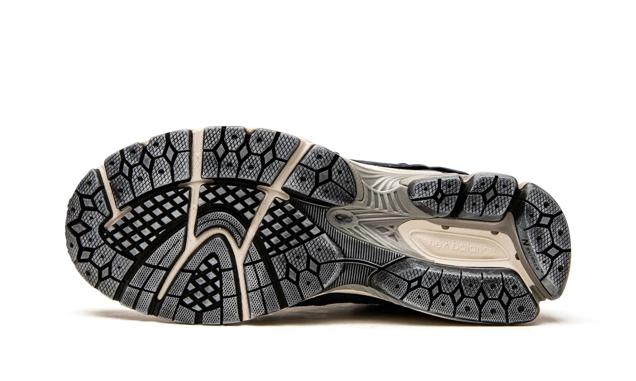 Photo Glam Wide toe box New Balance 2002R "Protection Pack - Dark Navy"