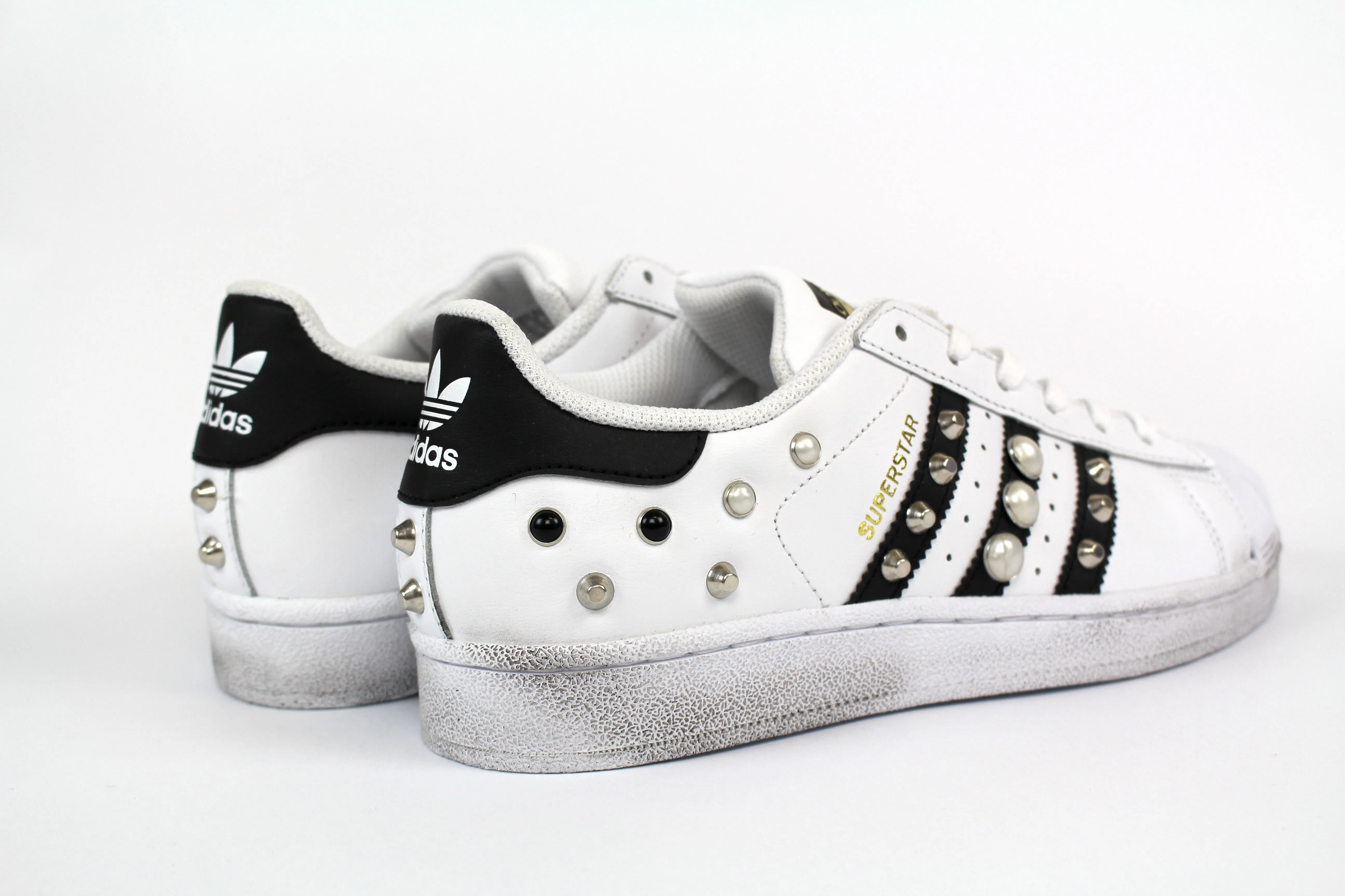 Seasonless Style Neat Look Adidas Superstar Borchie & Perle