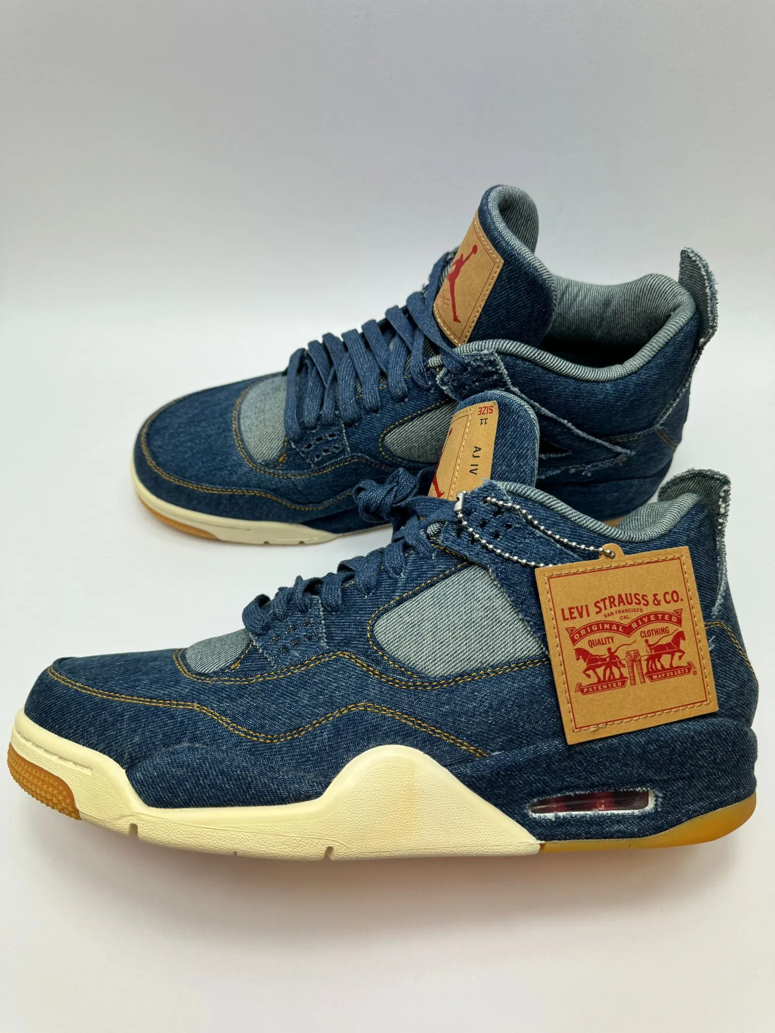 Strap Slim Profile Jordan 4 Retro "Levi's Denim" (Tag with Levi's Logo)