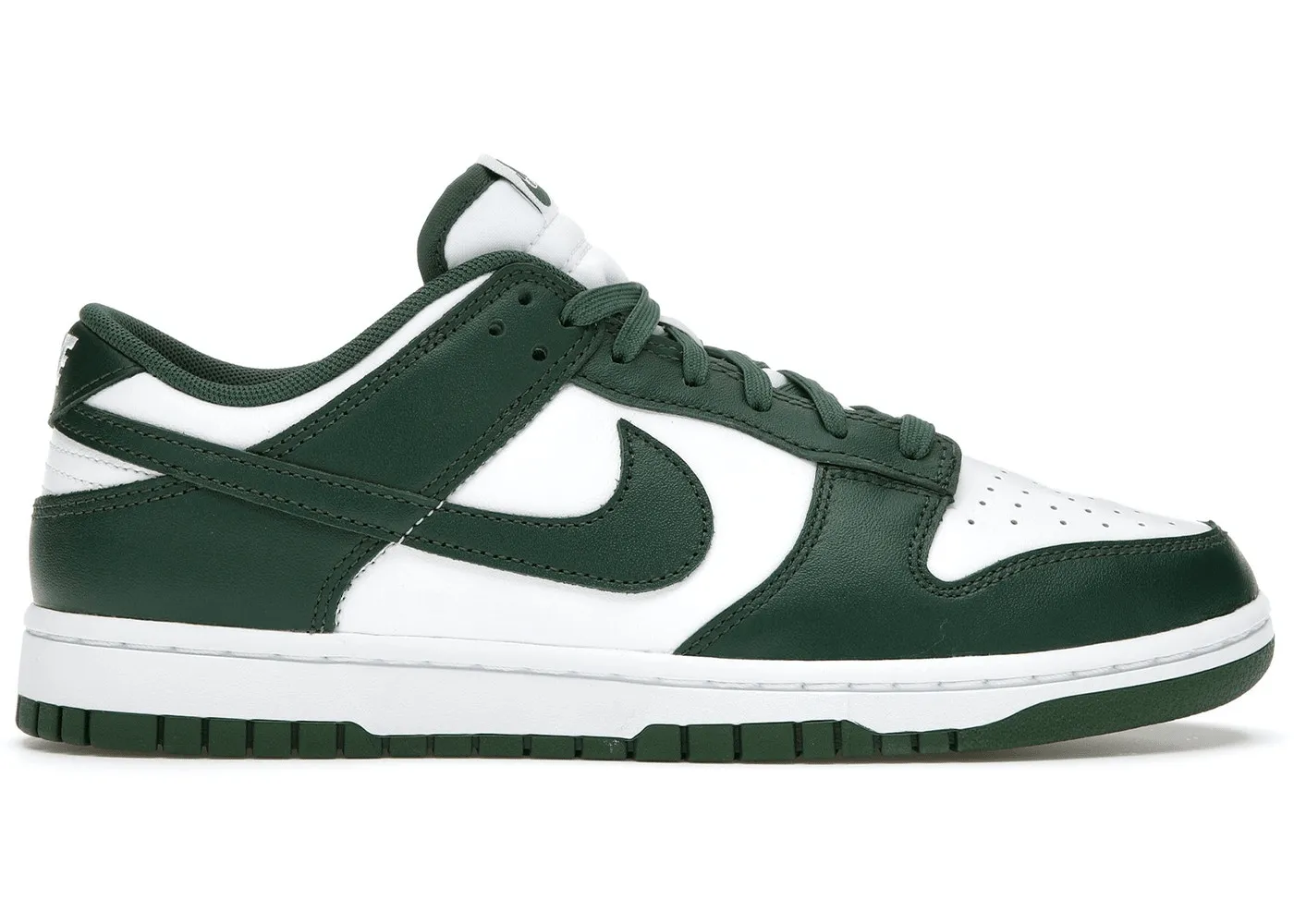 Nike Dunk Low Michigan State Smooth Walk Sporty Look
