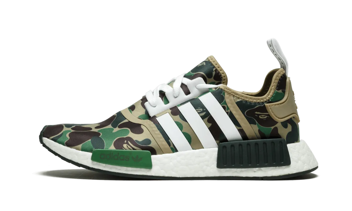 Guide Hike Dusk Step NMD_R1 "Bape - Green Camo"