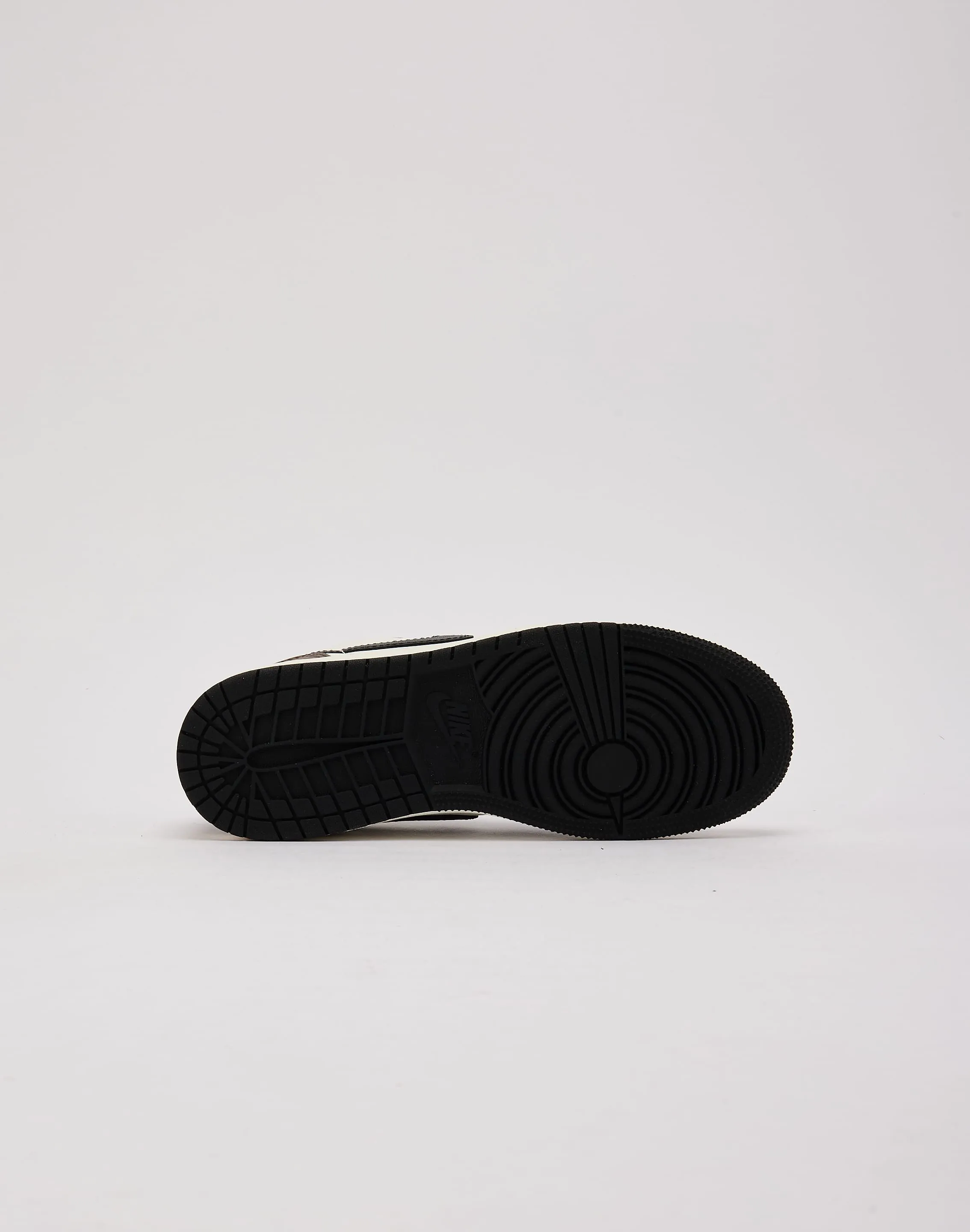 Stable Space Vibe Jordan Air Jordan 1 Retro Low OG 'Mocha' Grade-School