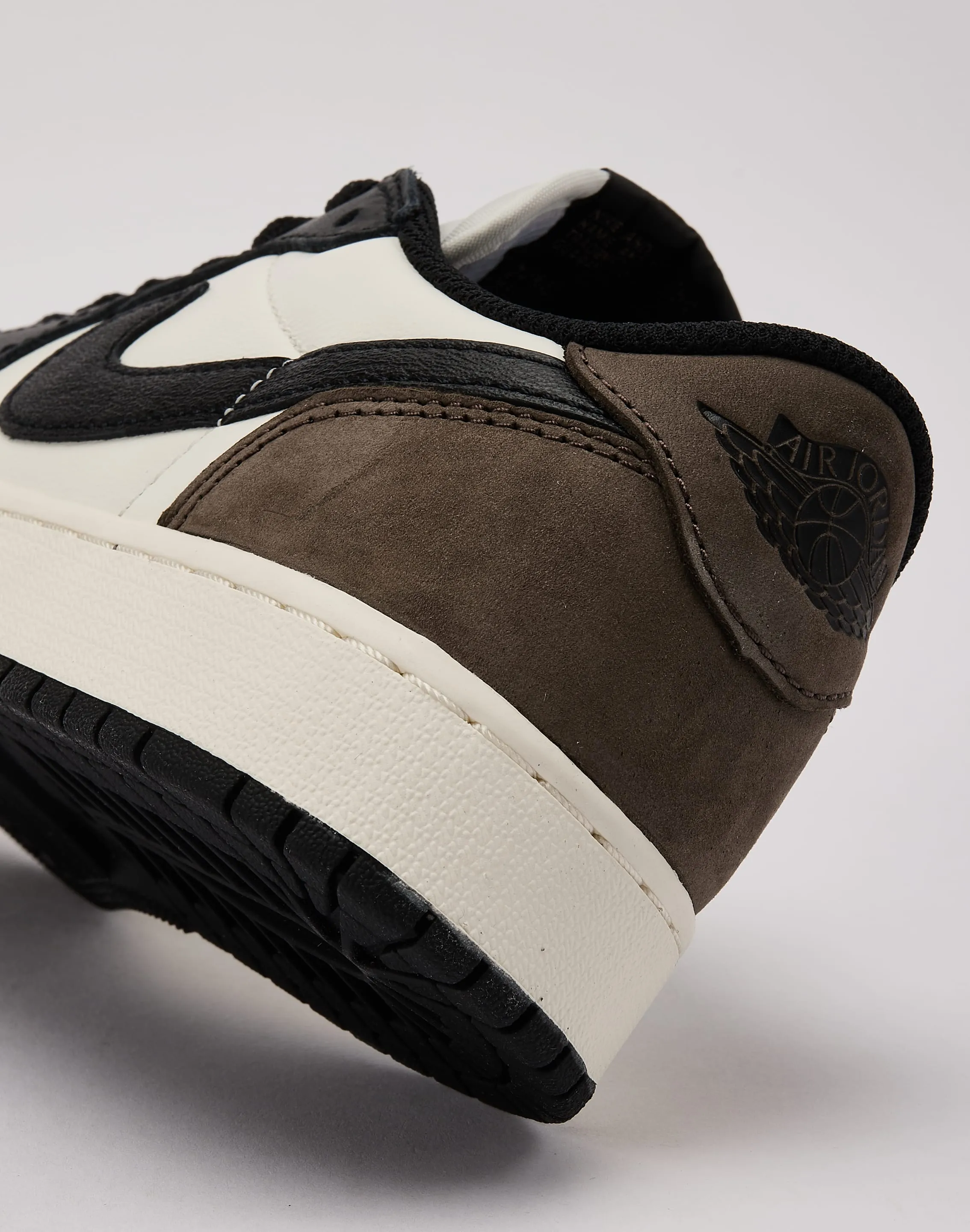 Rock Guard Jordan Air Jordan 1 Retro Low OG 'Mocha' Grade-School