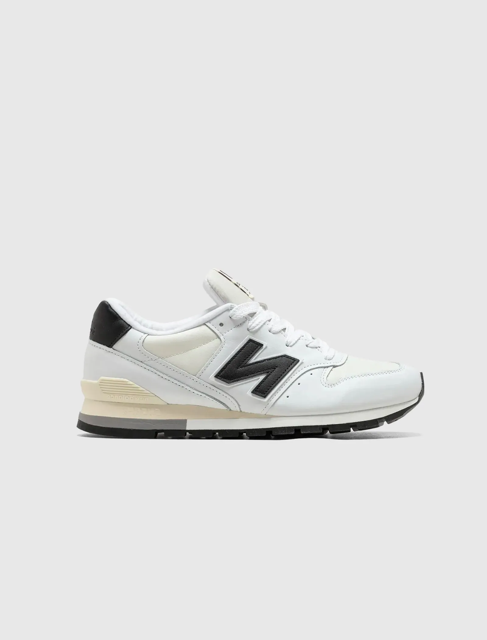 996 MADE IN USA "WHITE/BLACK" Digital Run