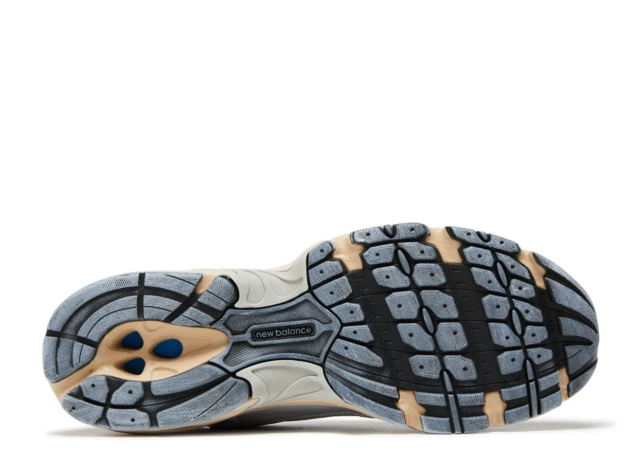 New Balance 530 Vintage Silver Metallic Moonbeam Modern Fashion